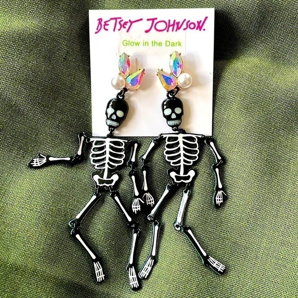 Brand New Betsey Johnson Halloween Skeleton Glow in The Dark Drop Earrings - Picture 1 of 8
